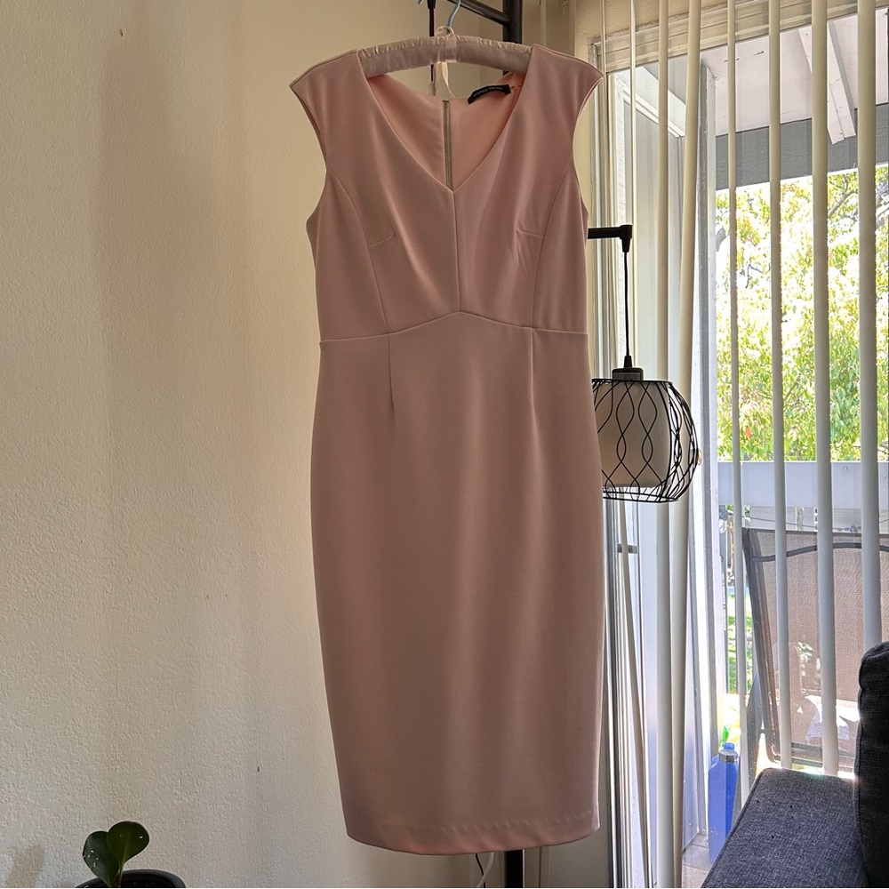 Women dress, Elegant, Size 10, light pink, Ivanka Trump brand, sleeveless